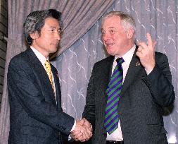 Patten calls for stronger Japan-EU ties